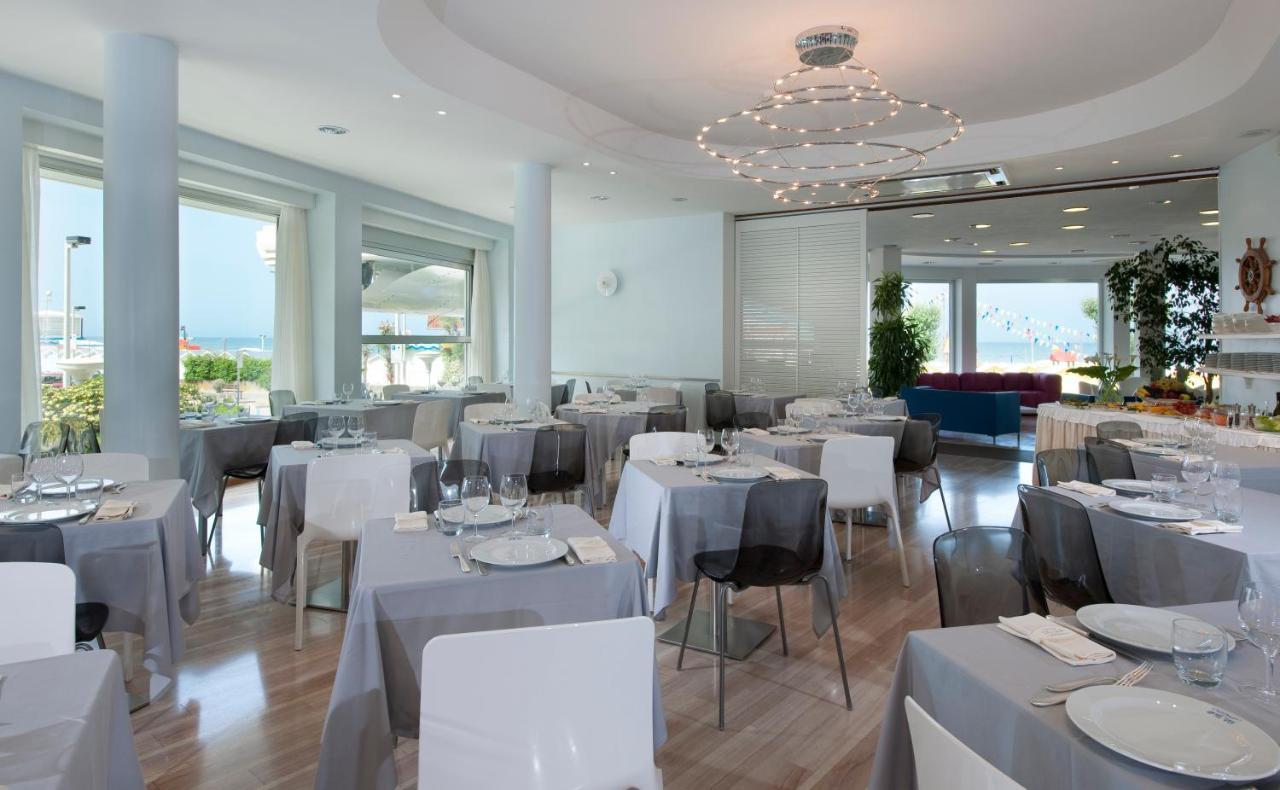 Hotel Rex - Fronte mare Riccione Esterno foto