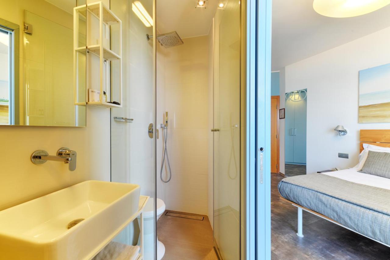Hotel Rex - Fronte mare Riccione Esterno foto