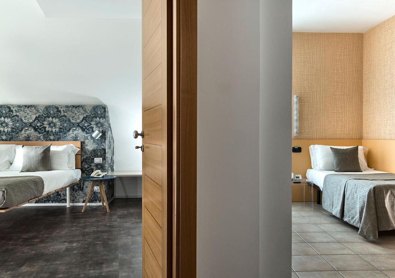 Hotel Rex - Fronte mare Riccione Esterno foto